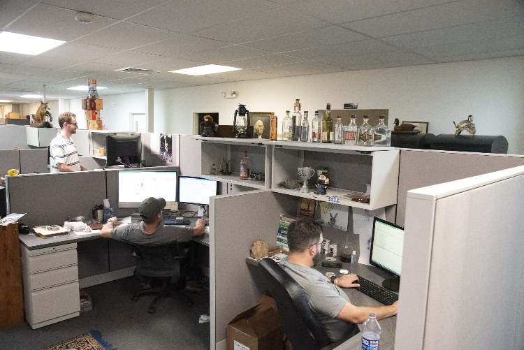 CigarPage Office Staff At Desks