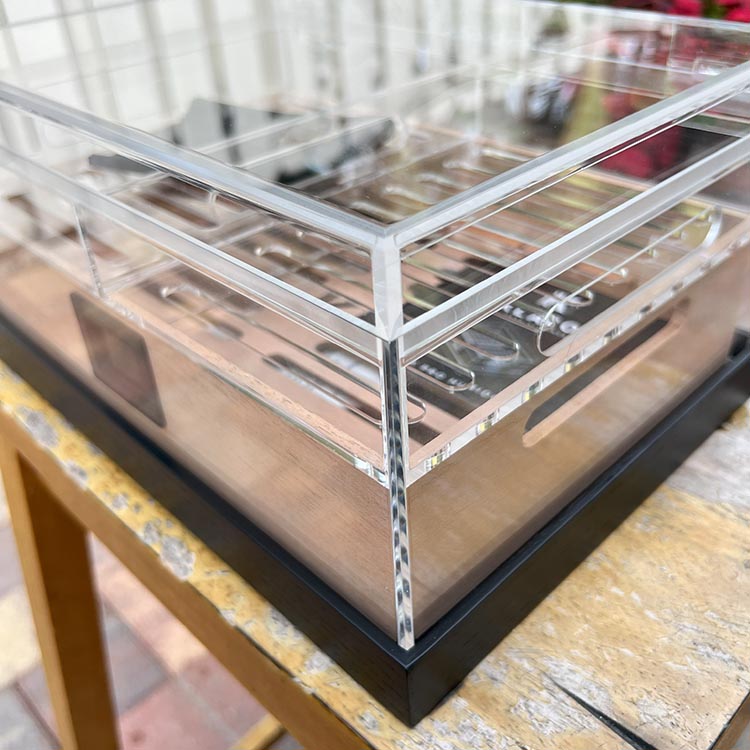 Seal Of Acrylic Humidor