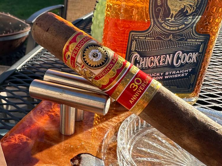 Details Of Perdomo 30th Sungrown Cigar Band