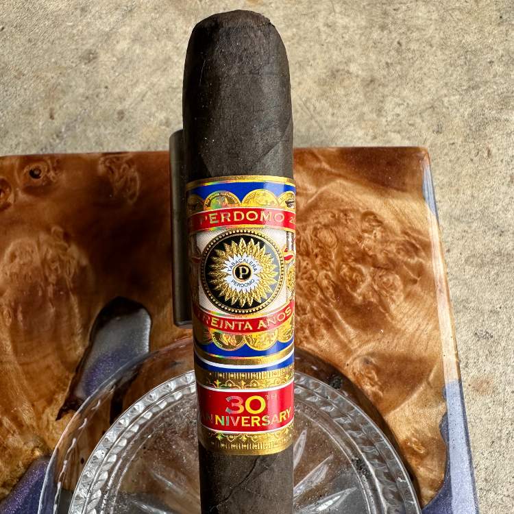 Perdomo 30th Maduro Cigar Review Closeup