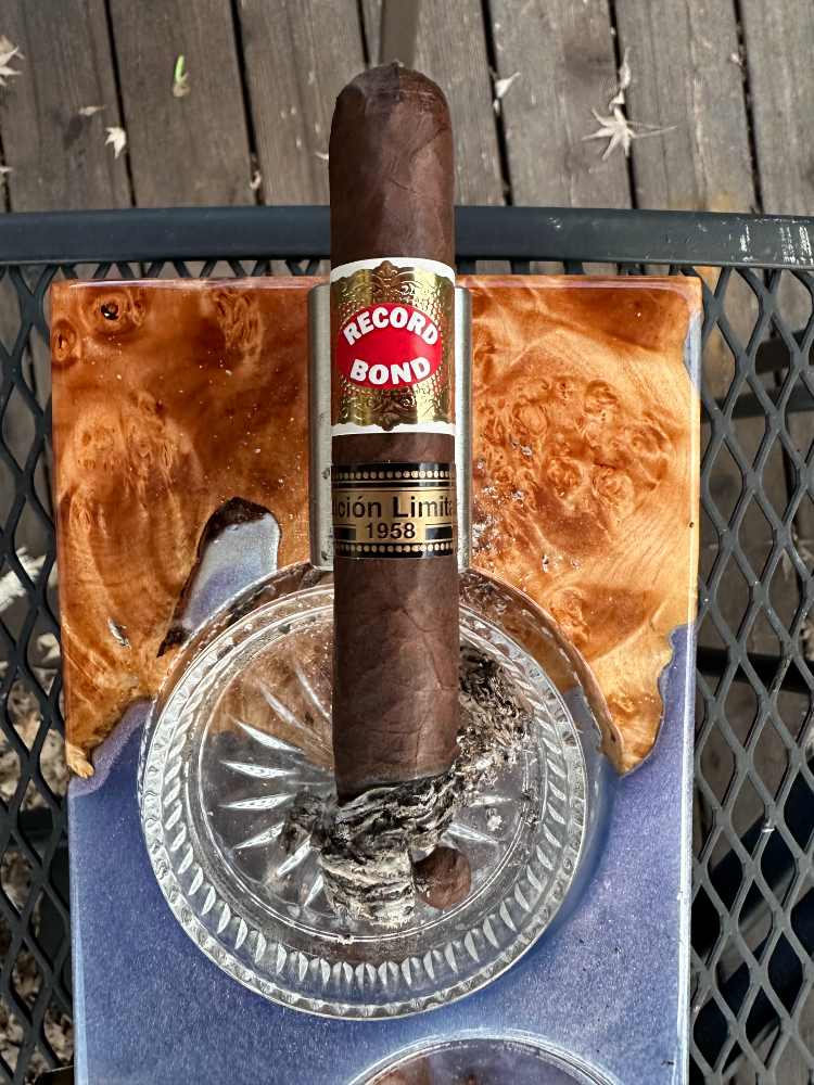 Record Bond Edicion Limitada Cigar First Third