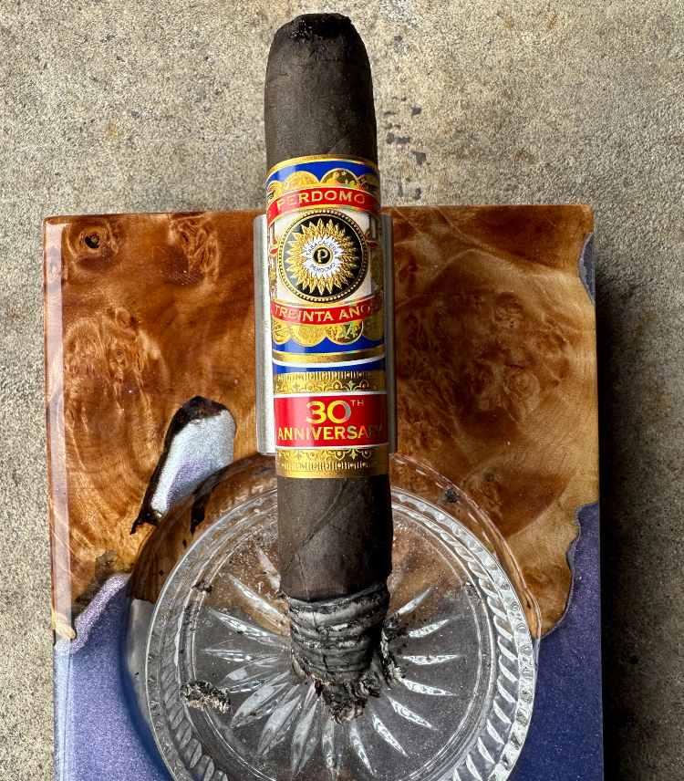 Review 30th Anniversary Maduro by Perdomo Cigars