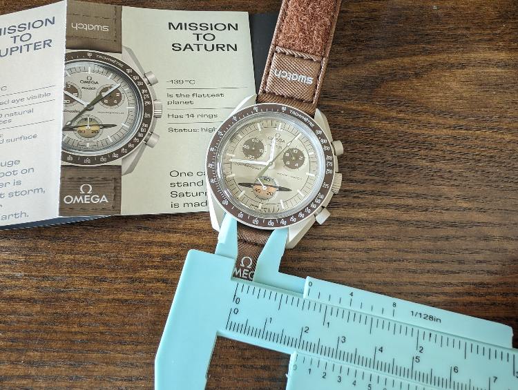 Strap Size Of MoonSwatch Mission To Saturn