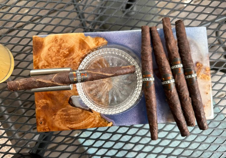 Master Aged 2 Cigars From Italy