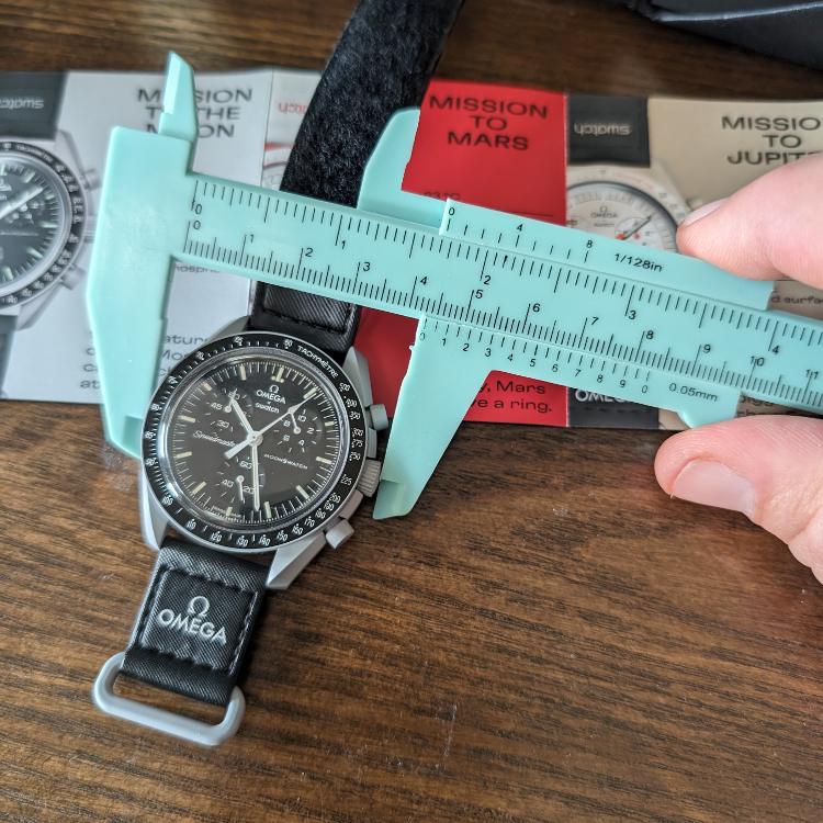 MEsuring Case Diamter Of MoonSwatch Moon Mission