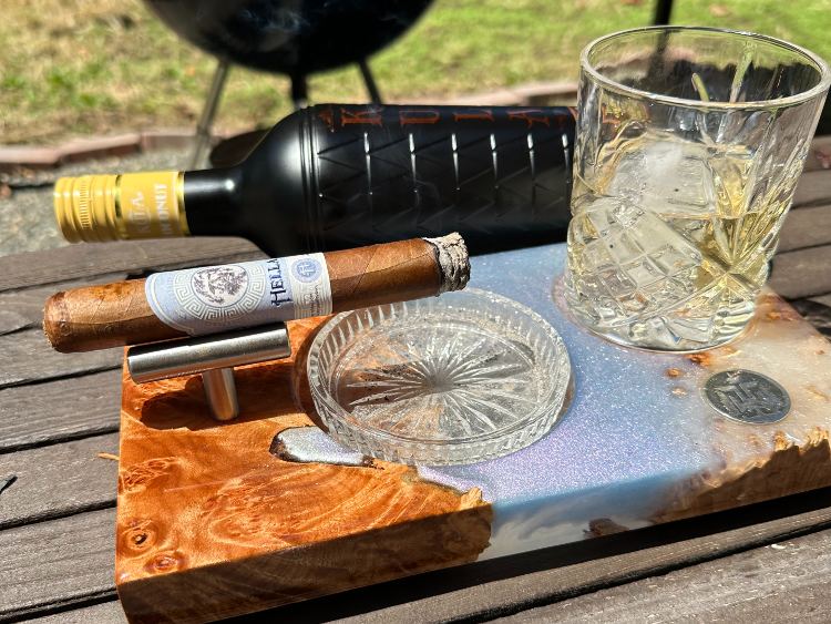 Hellas Cigar Smoking Review Raymond Pages