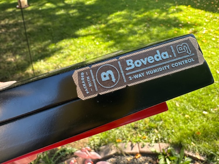 Boveda On Manzanita Cigar Box