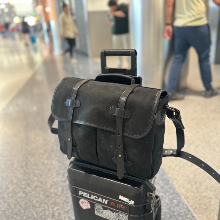Reviewing The Rana Camera bag by Cravar Black Twill