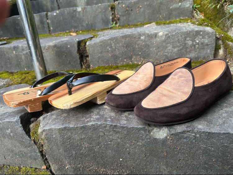 Crown Northmpton Suede Slippers And Geta Wooden Sandals